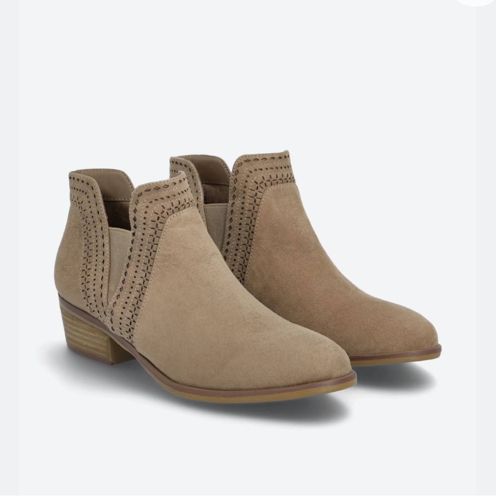 MIA pull on booties